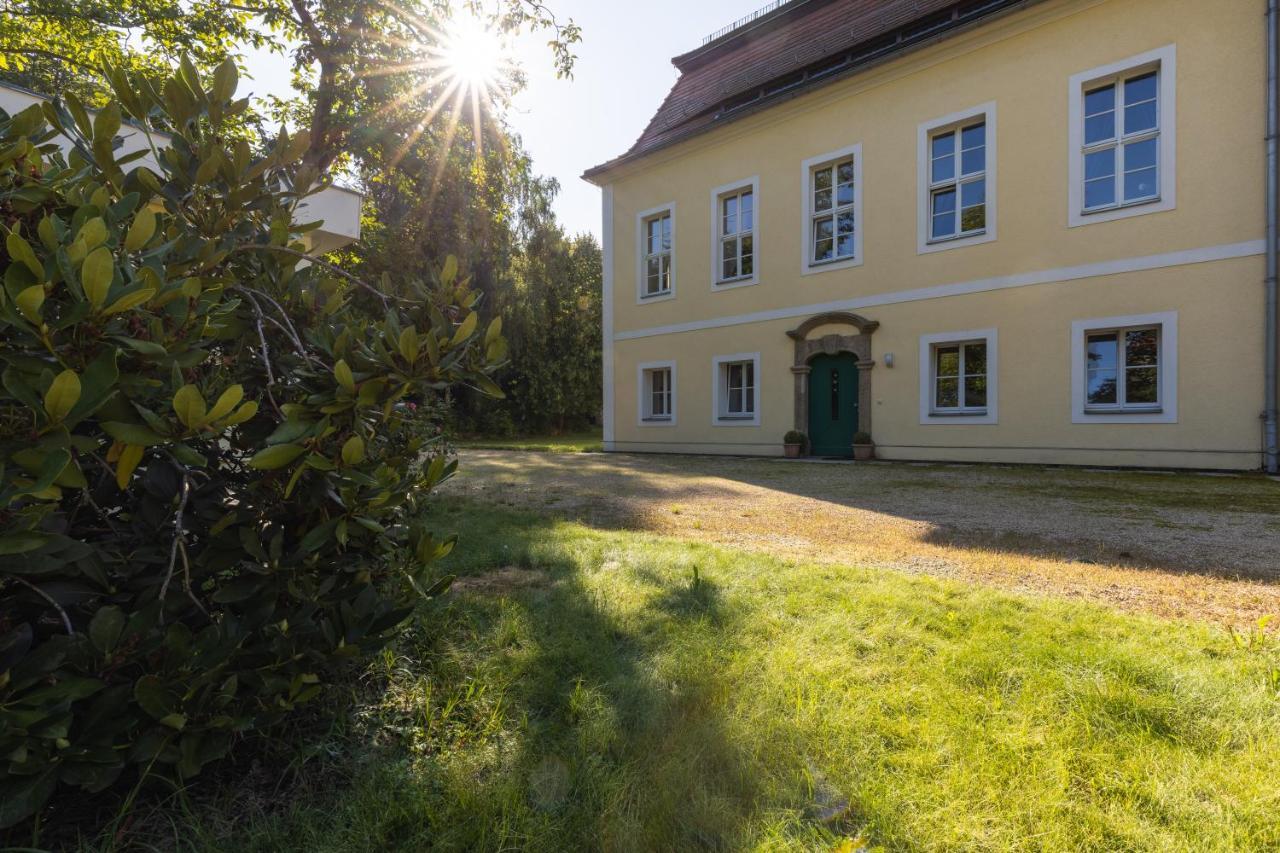 Orangerie Im Schlosspark Zu Arnsdorf Apartment Exterior photo