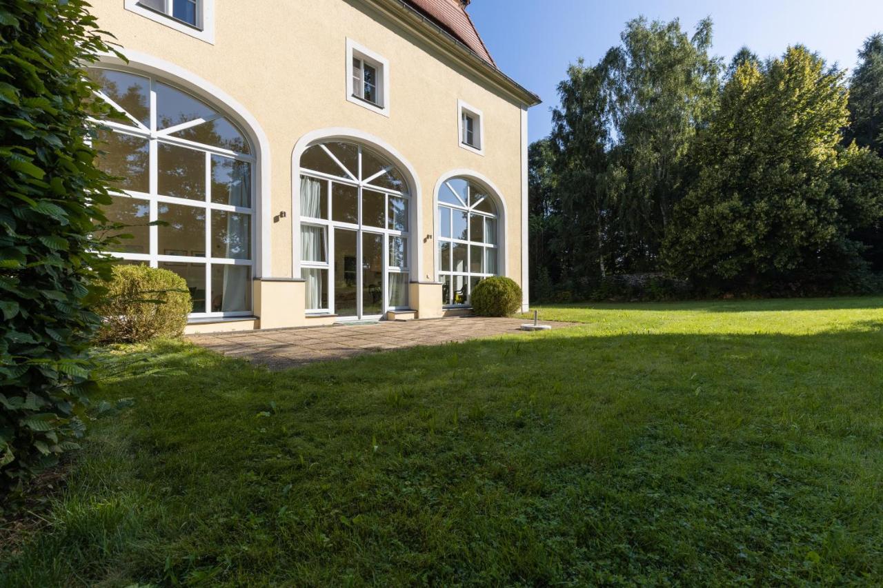 Orangerie Im Schlosspark Zu Arnsdorf Apartment Exterior photo